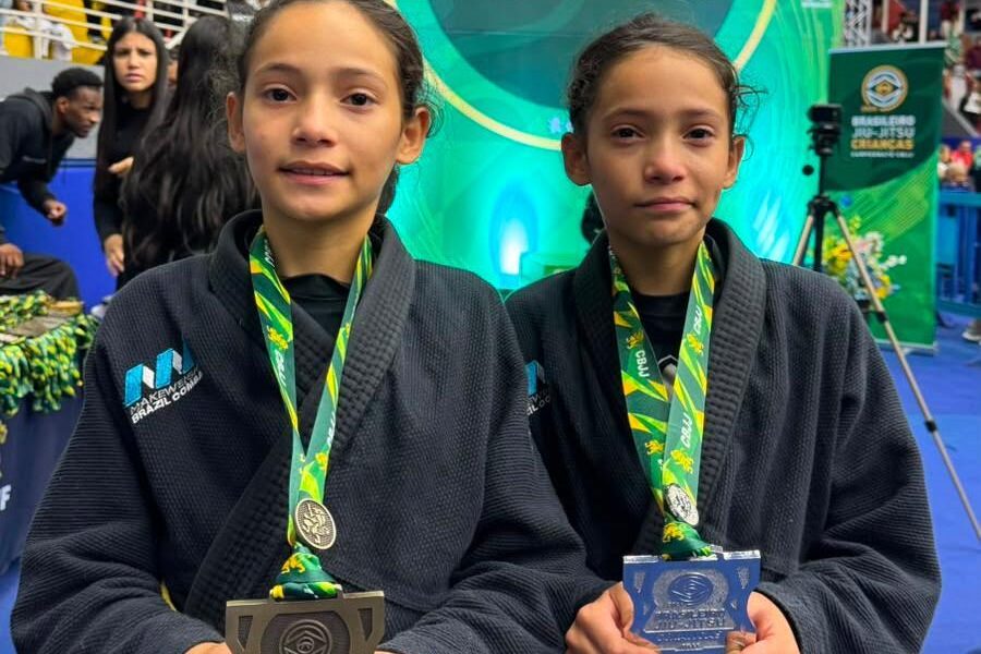 gemeas-e-irmas-lobato,-ariela-e-isabela-chegam-medalhadas-do-brasileiro-kids