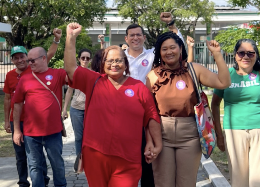 nelita-frank-vota-e-critica-nao-ter-o-nome-na-urna