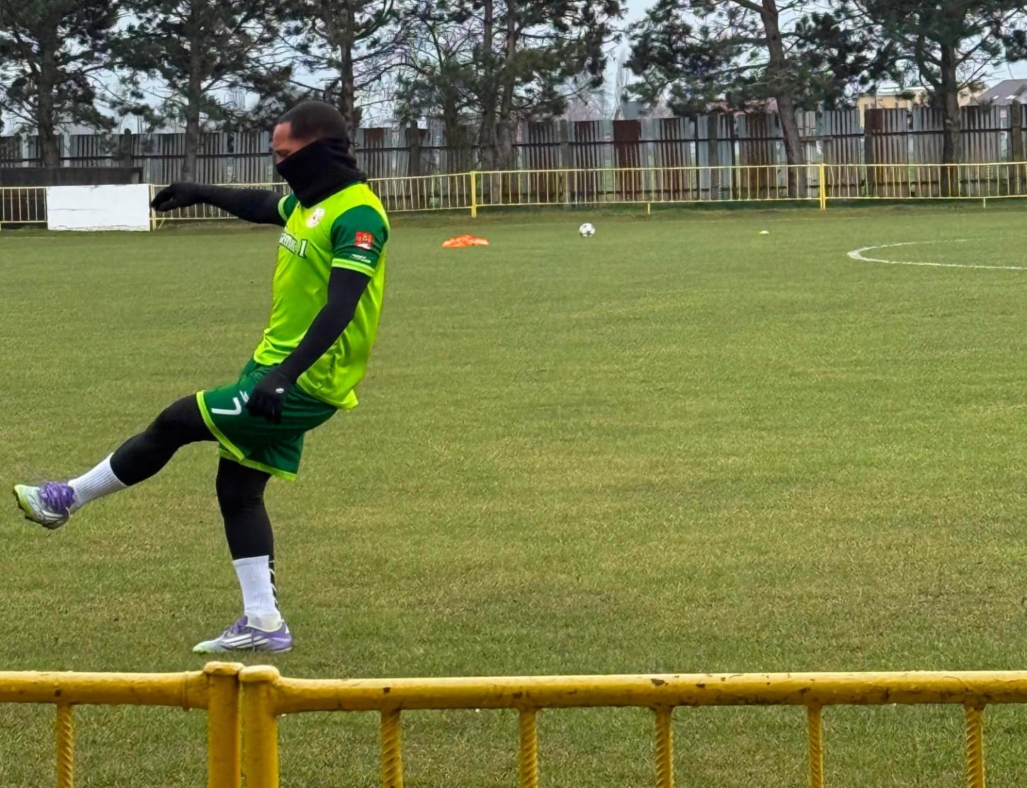 lateral-roraimense-kayo-souza-abraca-projeto-do-geka-73-e-abre-mao-de-propostas-para-seguir-no-futebol-eslovaco