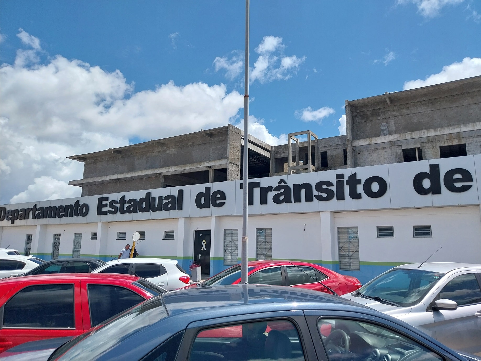 documento-de-veiculo-vencido-em-29-de-marco-deste-ano-deve-ser-pago-ate-sabado,-27-de-junho