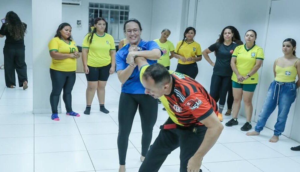 seguranca-mulheres-aprendem-tecnicas-de-defesa-pessoal-em-aulas-gratuitas-da-sem