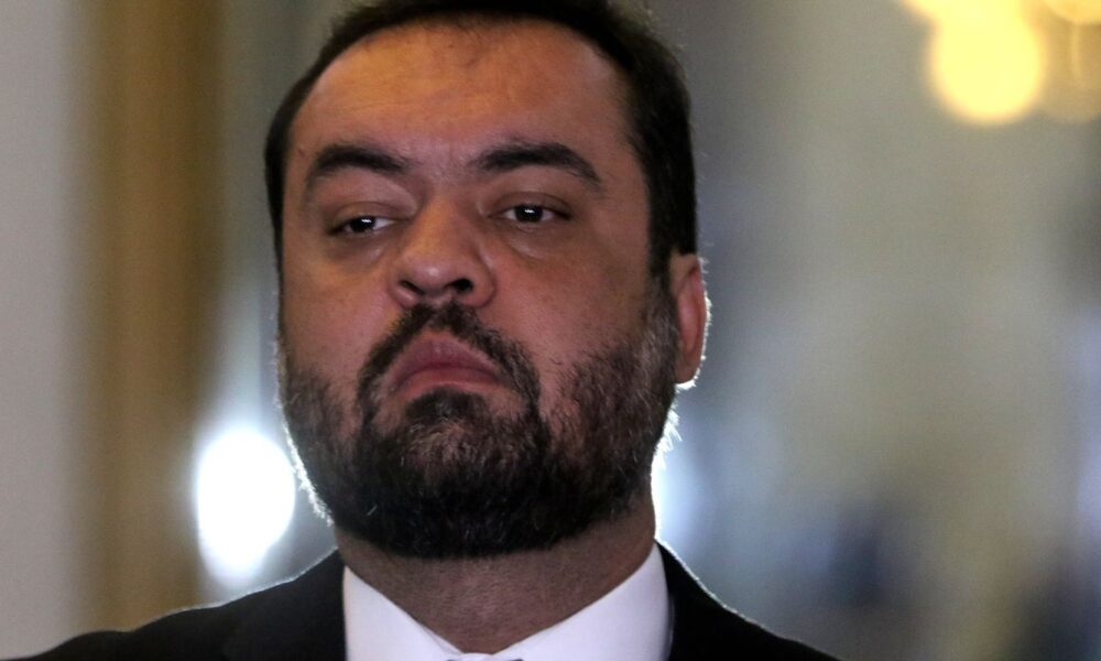 pf-afirma-que-castro-recebeu-adega,-mansao-e-caviar-para-ajudar-refit