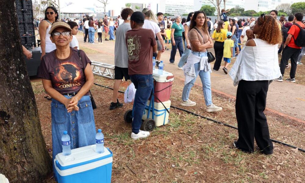 ambulantes-“desfilam”-no-7-de-setembro-em-busca-de-sustento