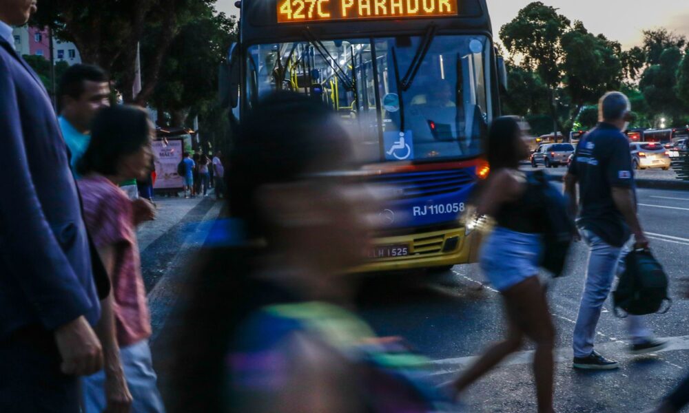 pesquisa-aponta-que-solidao-e-exaustao-ampliam-abstencao-nas-urnas