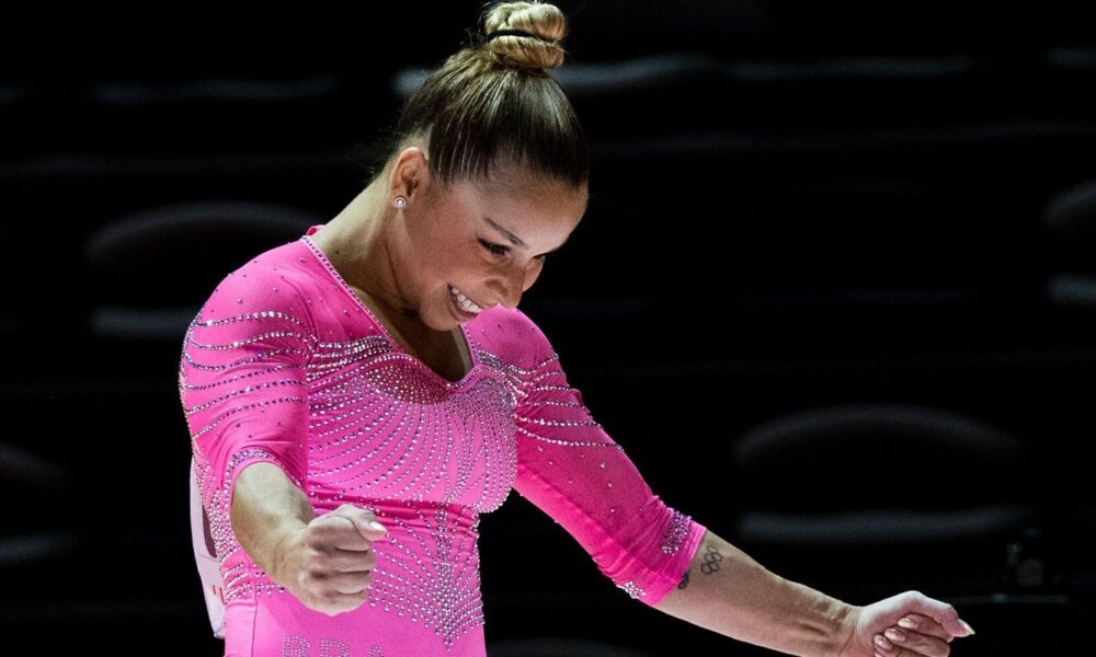 flavia-saraiva-e-ouro-nas-assimetricas-da-copa-do-mundo de-ginastica