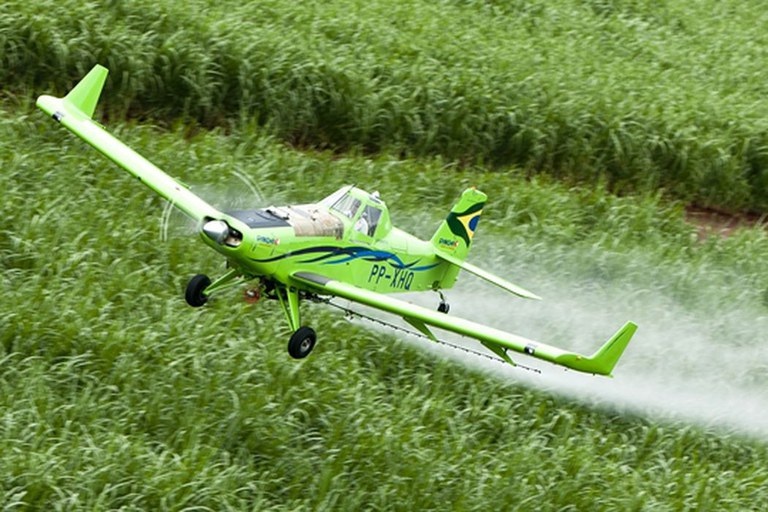 justica-condena-produtores-e-empresa-a-pagar-r$-750-mil-por-pulverizacao-de-agrotoxicos-perto-de-comunidade-indigena-em-boa-vista