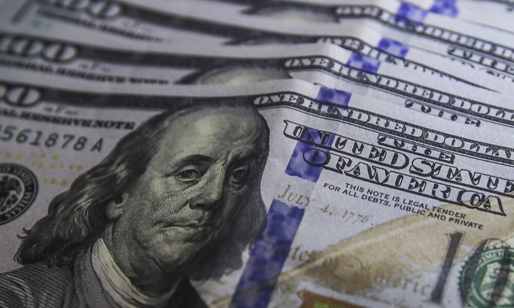 dolar-cai-para-r$-5,17-e-acumula-recuo-de-0,15%-em-setembro