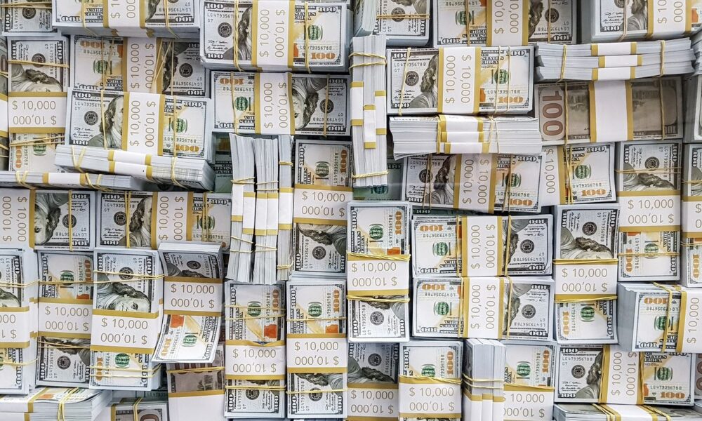 dolar-fecha-acima-de-r$-5,22-em-dia-de-mal-estar-global