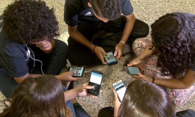 pesquisa-mostra-que-82%-sao-contra-criancas-de-ate-3-anos-com-celular