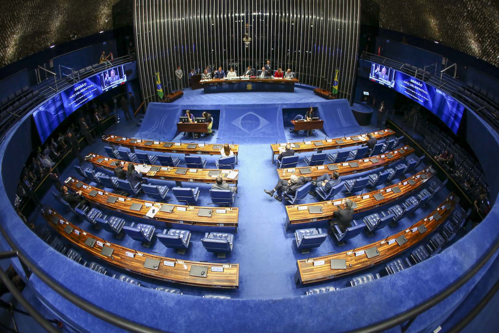 senado-pode-votar-fim-da-escala-6×1-em-dois-turnos-nesta-quarta-feira-(14)
