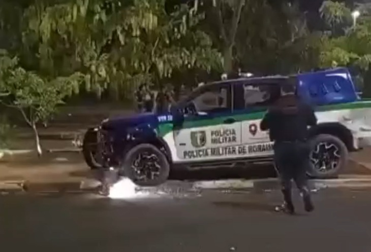 motorista-com-sinais-de-embriaguez-bate-carro-em-viatura-da-pm-em-rorainopolis