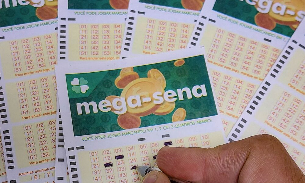 mega-sena-acumula-novamente-e-premio-vai-a-r$-320-milhoes